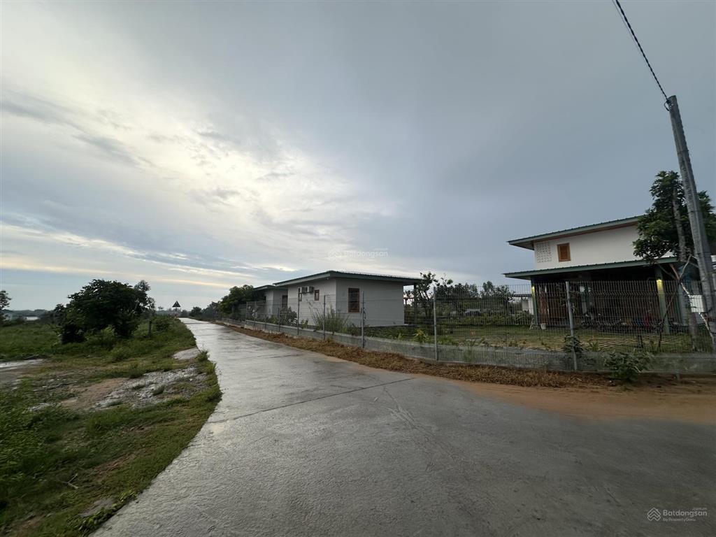 Muốn sở hữu đất có thể nhìn thấy view biển kê gà, quá đơn giản. chỉ 330 triệu có ngay thôi ạ!!!