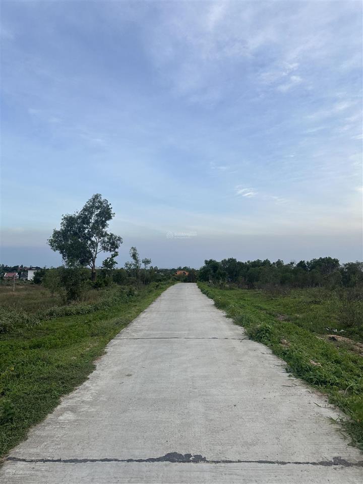 Muốn sở hữu đất có thể nhìn thấy view biển kê gà, quá đơn giản. chỉ 330 triệu có ngay thôi ạ!!!