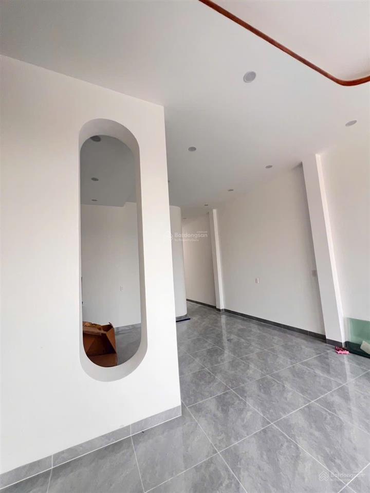 Chủ cần tiền bán gấp căn nhà cấp 4 có 2 phòng ngủ, nằm ở phường tân triều 0937 024 ***
