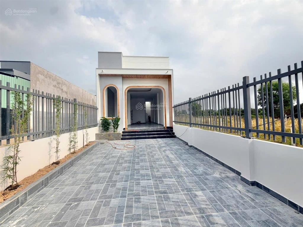 Chủ cần tiền bán gấp căn nhà cấp 4 có 2 phòng ngủ, nằm ở phường tân triều 0937 024 ***