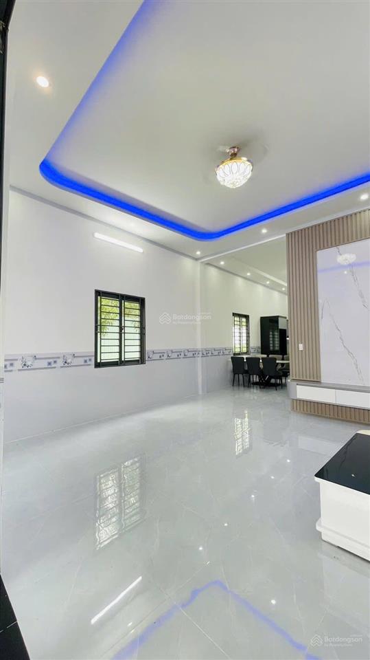 Bán nhà cấp 4 ngay chợ thạnh phú siêu đẹp, giá chỉ 1.55 tỷ/căn, diện tích được 116m2 , mặt tiền 19m