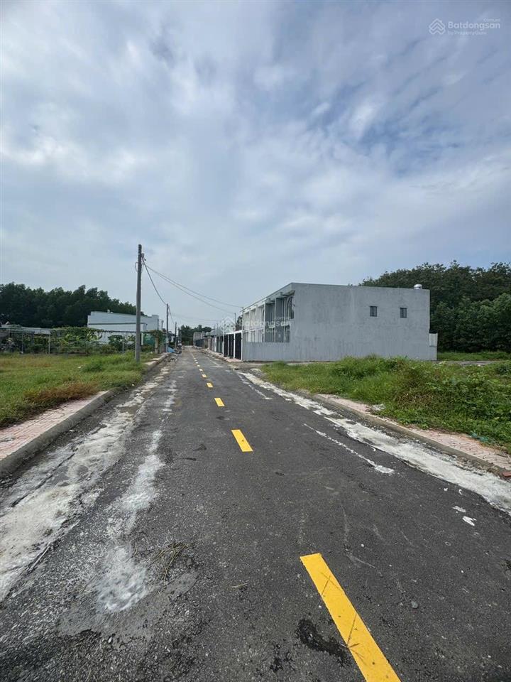 Mình chính chủ cần bán lô đất 95m2 thổ cư full, thị trường 1.2 tỷ mình bán nhanh 780 triệu thôi.