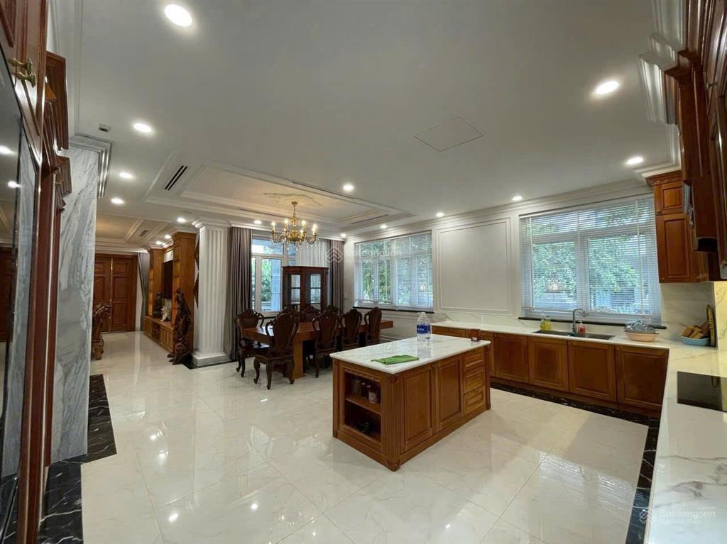 Chuyển nhượng nhà phố saigon mystery quận 2, căn góc 2 mặt tiền bao thuế phí chốt nhanh 0906 789 ***