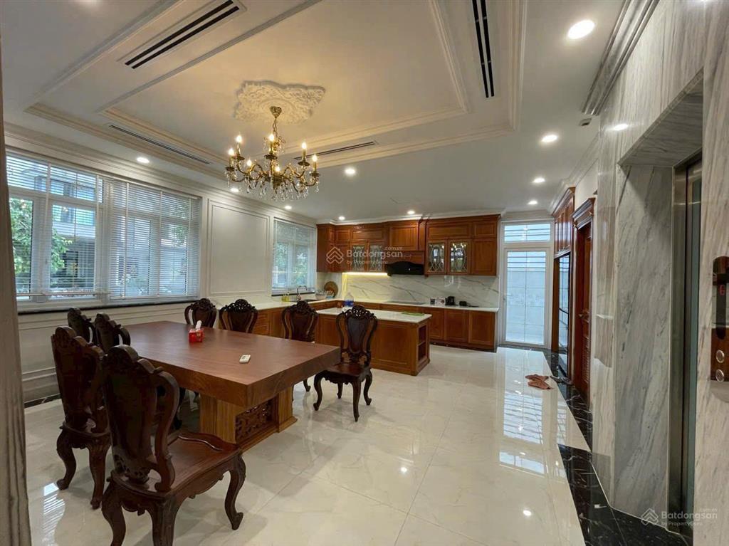 Chuyển nhượng nhà phố saigon mystery quận 2, căn góc 2 mặt tiền bao thuế phí chốt nhanh 0906 789 ***