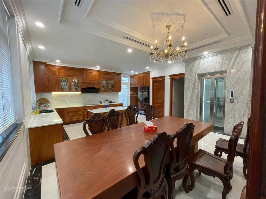Chuyển nhượng nhà phố saigon mystery quận 2, căn góc 2 mặt tiền bao thuế phí chốt nhanh 0906 789 ***