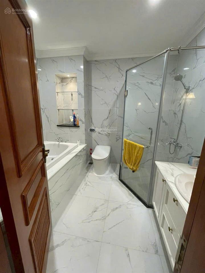 Chuyển nhượng nhà phố saigon mystery quận 2, căn góc 2 mặt tiền bao thuế phí chốt nhanh 0906 789 ***