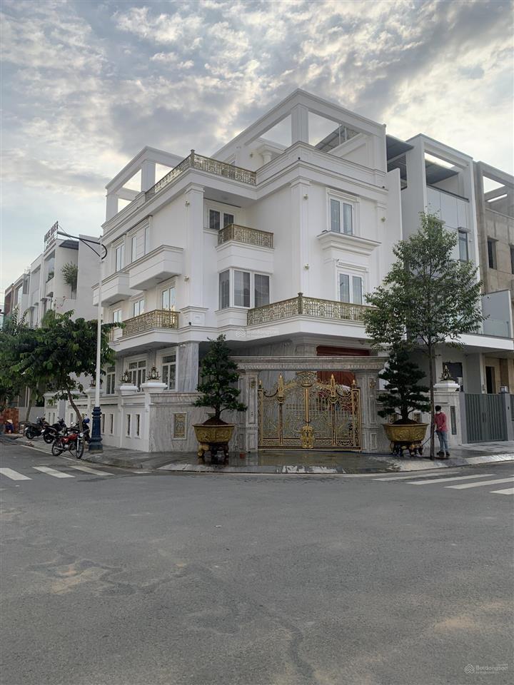 Căn góc 2mt trục n2 saigon mystery q2 dt 207,5m2 hầm + 3 lầu 90 tỷ bao 2% sang tên,  0906 789 ***