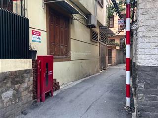 Cần bán nhà phạm văn đồng, hà nội. dt 110m2x3 tầng, mt5.2m hơi nở hậu 1 chút. nhà cách phố 10m.