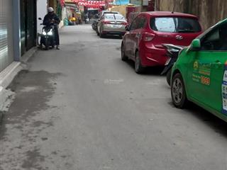 Tôi cần bán căn nhà phố hồ giám. dt 22m2x4t lô góc, đường ô tô tránh đỗ 24/24h, dân trí cao. 6.3 tỷ