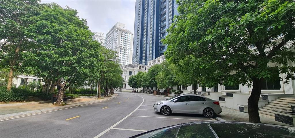 Biệt thự sunshine city view vòng xuyến trung tâm, 210m2, giá 360tr/m2