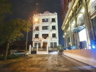 Cần bán toà nhà văn phòng mặt phố mai hắc đế đang vận hành cho thuê 164m mt 10m ( 11tâng)