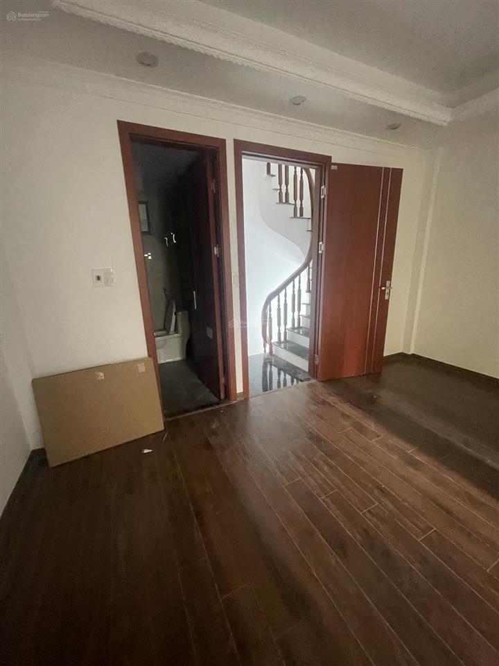Cần bán nhà mỹ đình 2 ( lê đưc tho) dt 30m 4,5t tầng giá 7,8ty