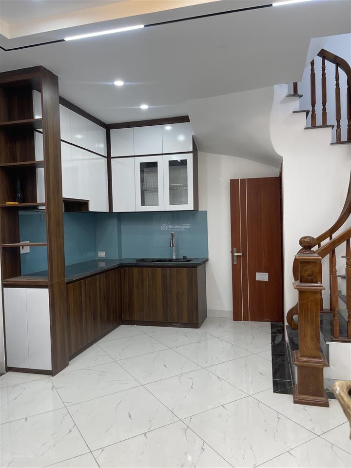 Cần bán nhà mỹ đình 2 ( lê đưc tho) dt 30m 4,5t tầng giá 7,8ty