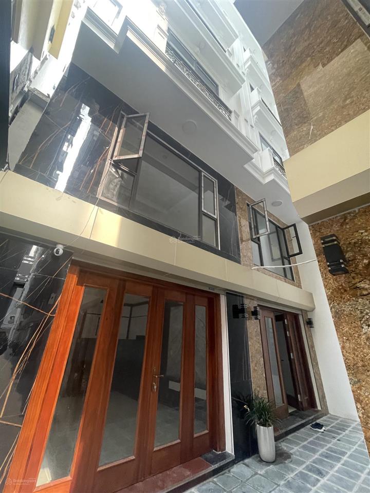 Cần bán nhà mỹ đình 2 ( lê đưc tho) dt 30m 4,5t tầng giá 7,8ty