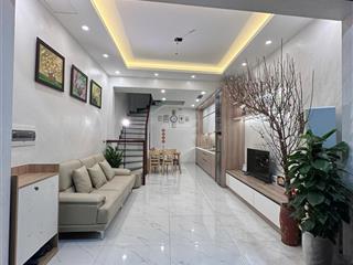 Chính chủ cần bán nhà 4 tầng cầu diễn dt 98m2 xây dựng 70m2 ngõ thoáng gần chợ, trường