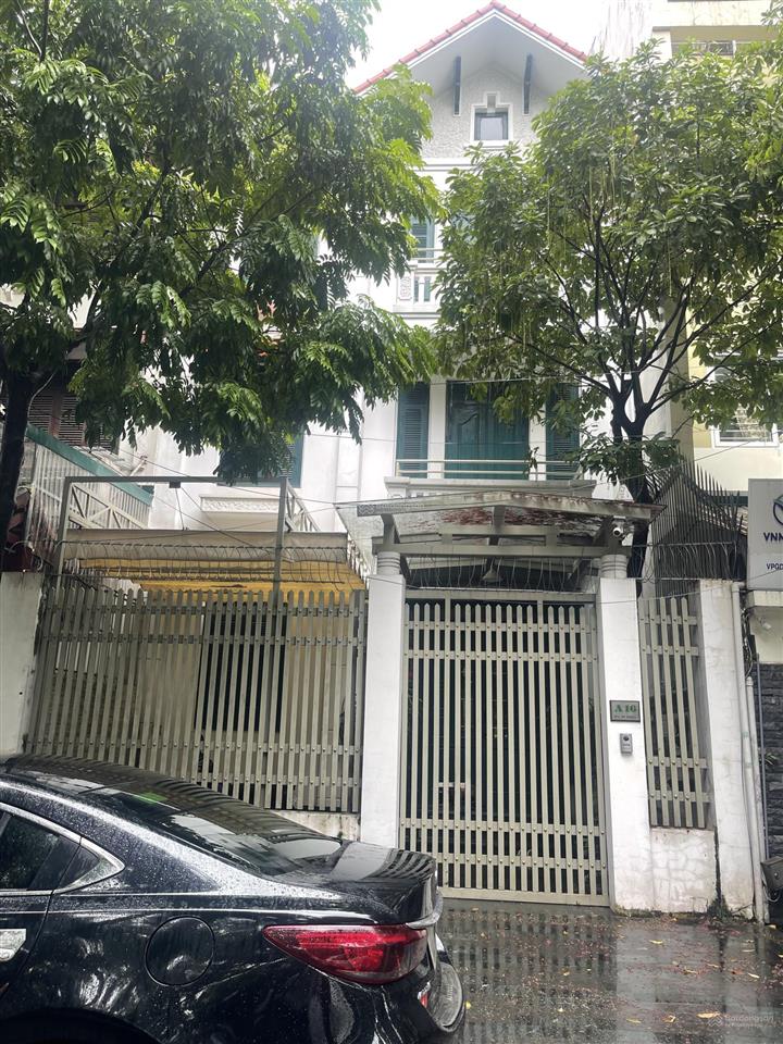 Cần bán nhà 5,5 tầng khu cầu diễn hồ tùng mậu tiện ở làm vp cong ty dt 60m2, mt 5m, giá 18 tỷ