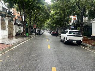 Cần bán nhà 5,5 tầng khu cầu diễn hồ tùng mậu tiện ở làm vp cong ty dt 60m2, mt 5m, giá 18 tỷ