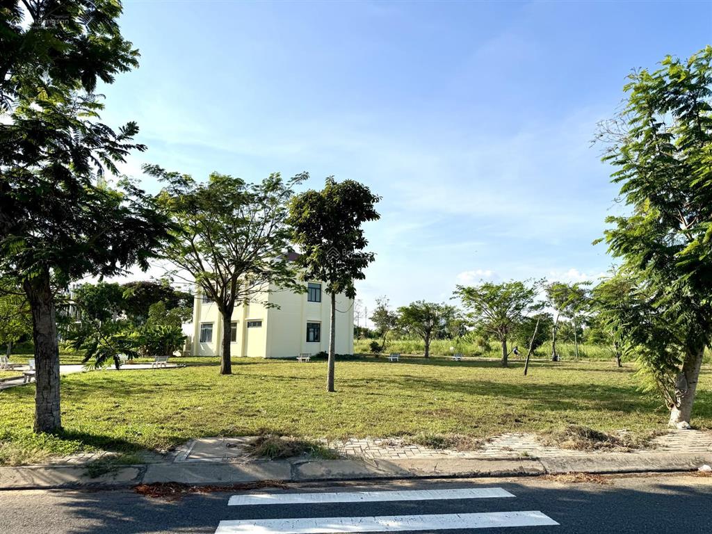 Nền biệt thự view công viên tại kdc phong phú 4  12x20m  55 triệu/m2
