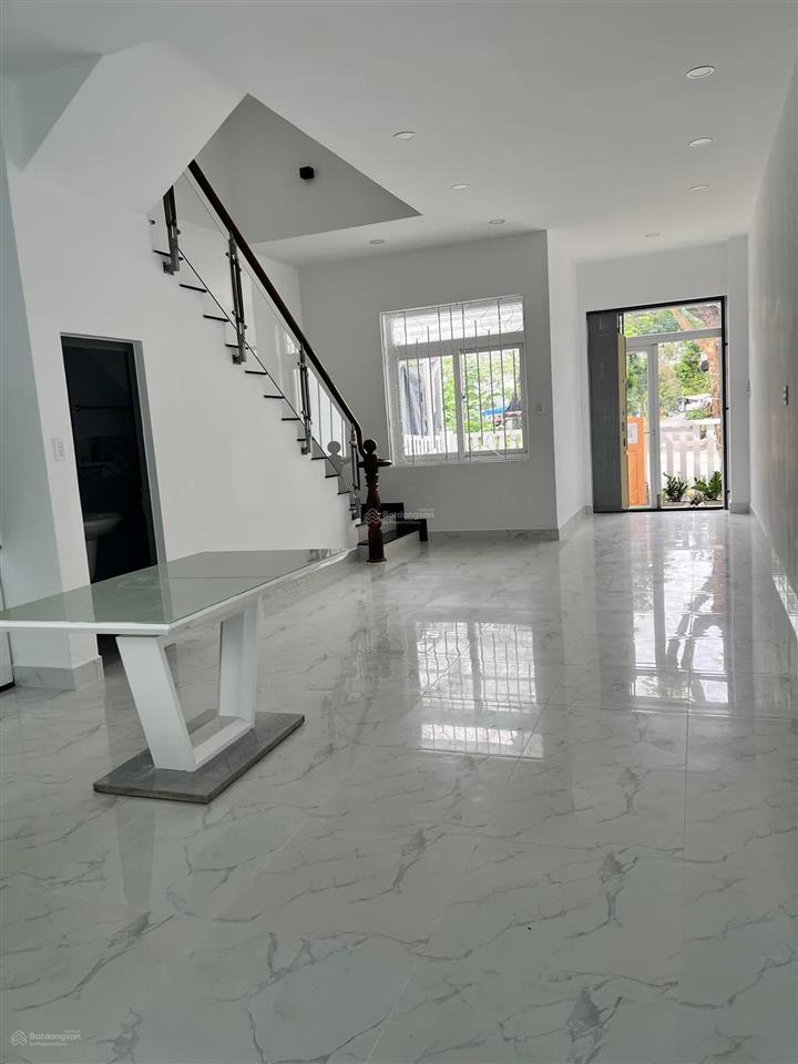 Chủ gửi bán nhanh nhà mặt tiền đường 20m phù hợp kinh doanh, thuộc kdc lovera park  5x16m
