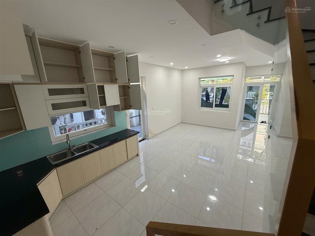 Bán nhà lovera park, dt 7x15m, hoàn thiện đẹp, giá chỉ 8,5 tỷ