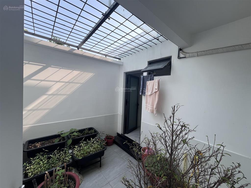 Bán nhà 1 trệt 1 lầu + sân thượng  kdc phong phú 4  6,8 tỷ  shr