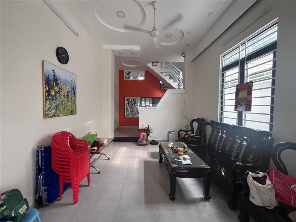 Bán nhà 1 trệt 1 lầu + sân thượng  kdc phong phú 4  6,8 tỷ  shr