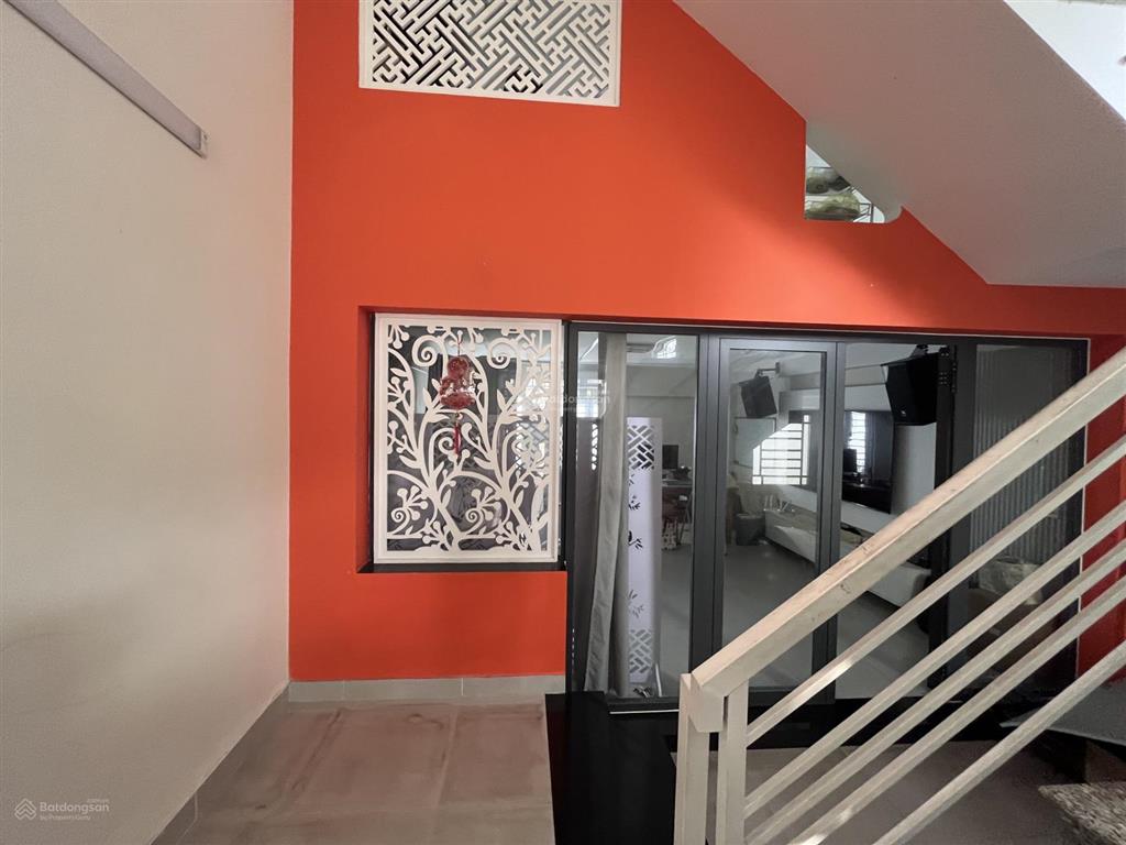 Bán nhà 1 trệt 1 lầu + sân thượng  kdc phong phú 4  6,8 tỷ  shr