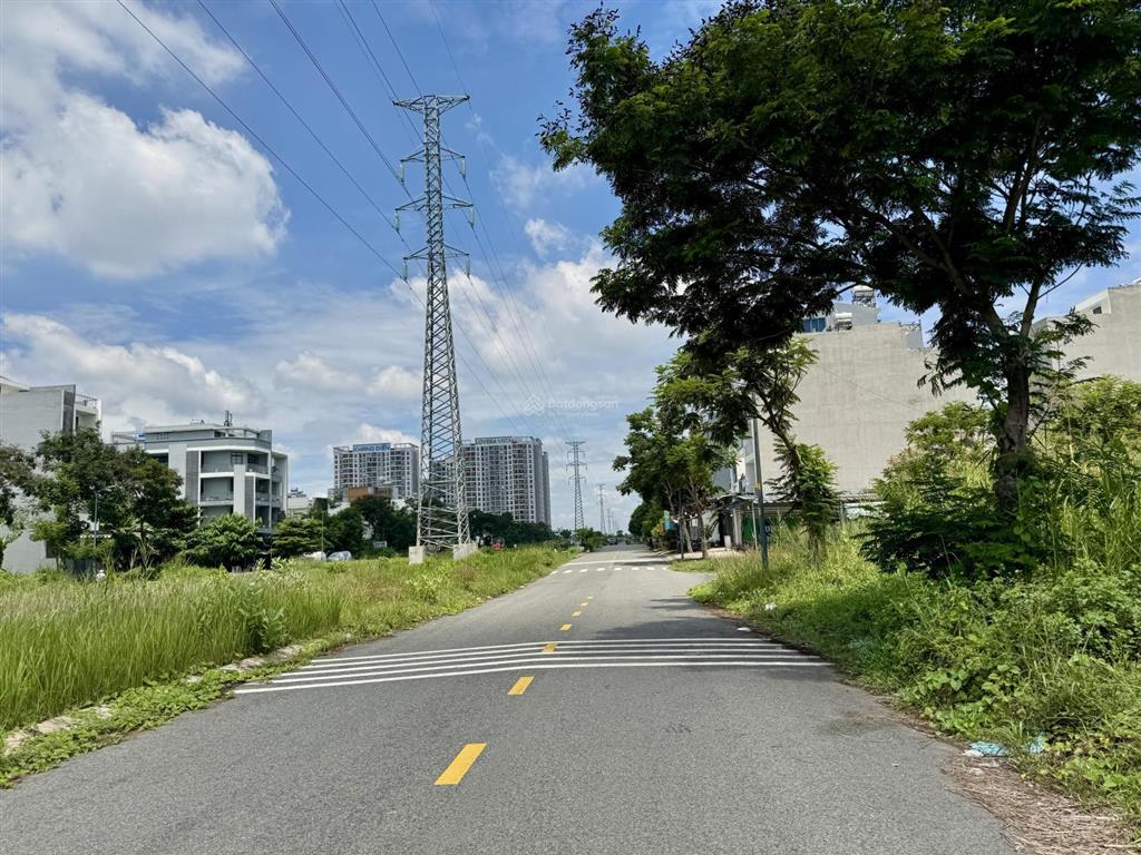 Sở hữu ngay nền mặt tiền đường 52m, kdc phong phú 4, bình hưng
