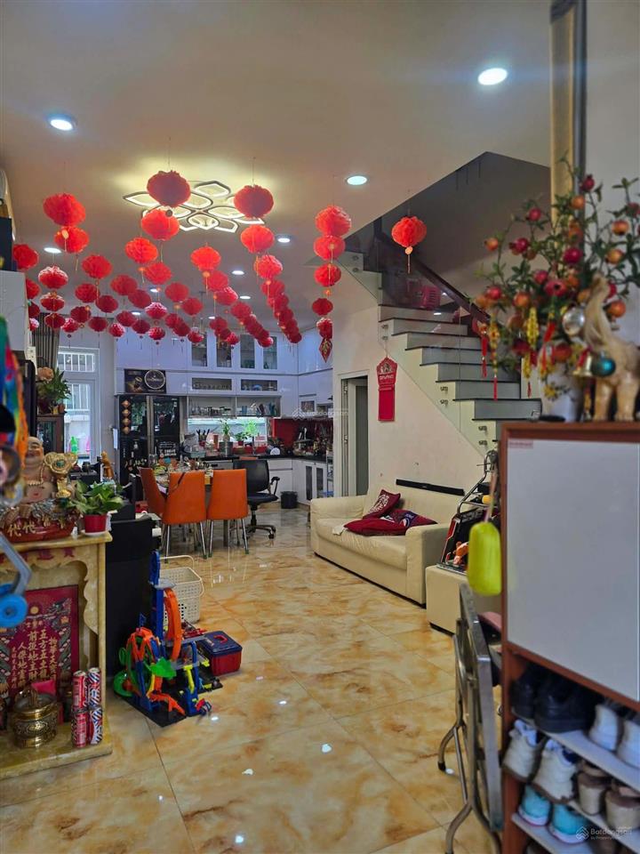 Bán nhà 1 trệt 2 lầu, 5x16m, lovera park khang điền, nhà full nội thất