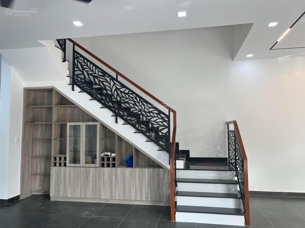 Căn góc lovera park  3 mặt thoáng  thuận tiện kinh doanh & an cư  139,5m2