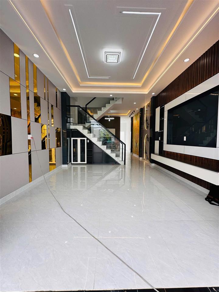 Nhà mới xây hoàn thiện giá chỉ 2 tỷ 250 triệu  hoàn công sổ hồng riêng  tại cần giuộc