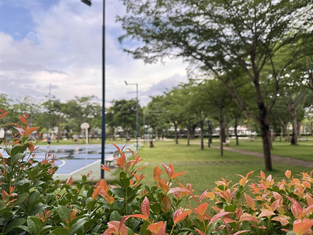 Nhà view công viên  kdc lovera park  khang điền  giá 8,2 tỷ