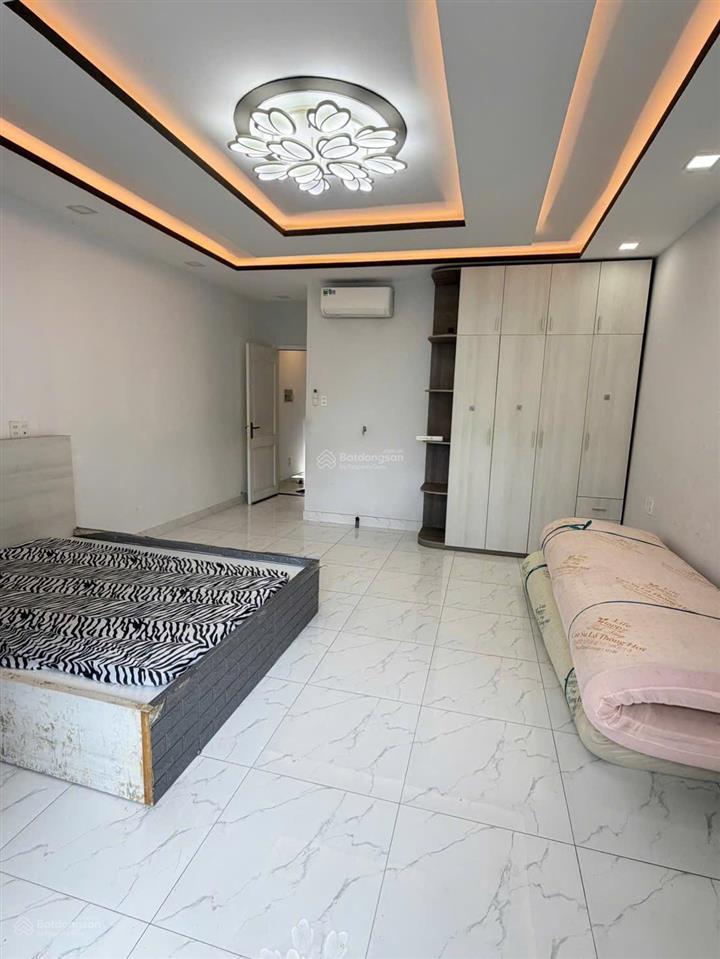 Cho thuê nhà nguyên căn 4 tầng  mặt tiền đường số 14, kdc phong phú 4 (khang điền)