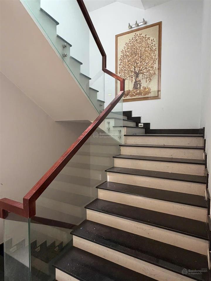 Cho thuê nhà nguyên căn 4 tầng  mặt tiền đường số 14, kdc phong phú 4 (khang điền)
