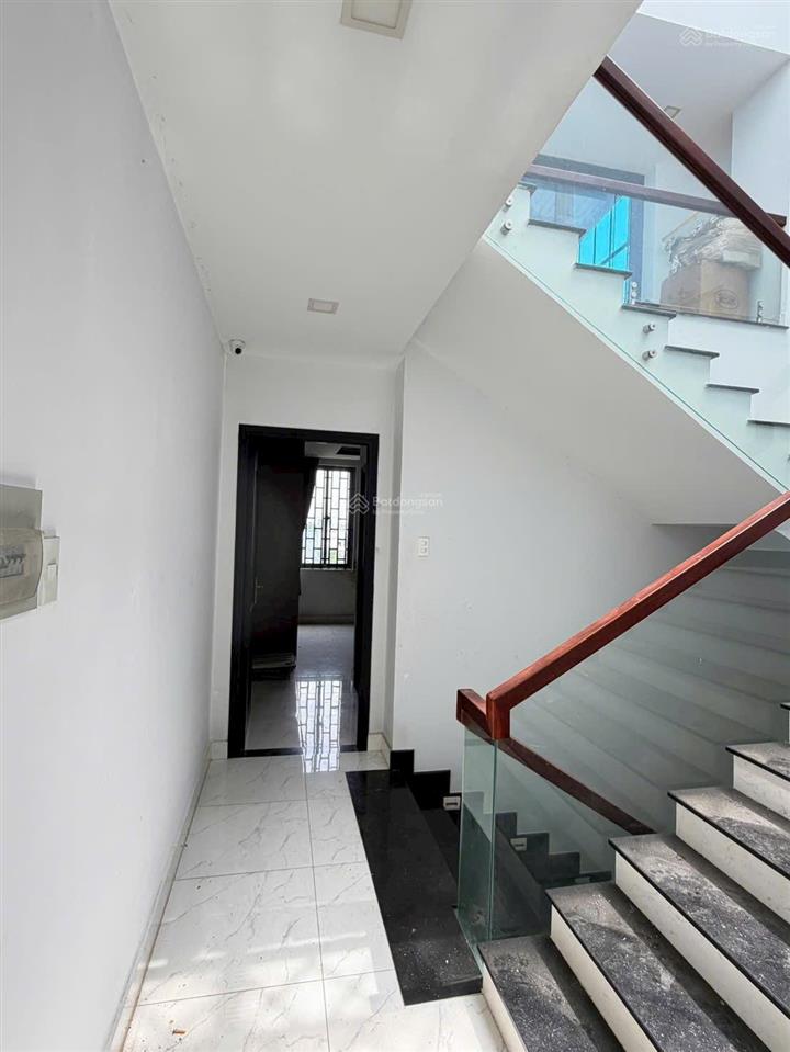Cho thuê nhà nguyên căn 4 tầng  mặt tiền đường số 14, kdc phong phú 4 (khang điền)