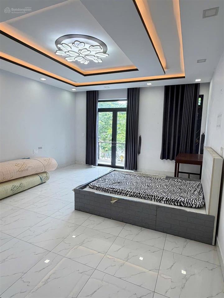 Cho thuê nhà nguyên căn 4 tầng  mặt tiền đường số 14, kdc phong phú 4 (khang điền)
