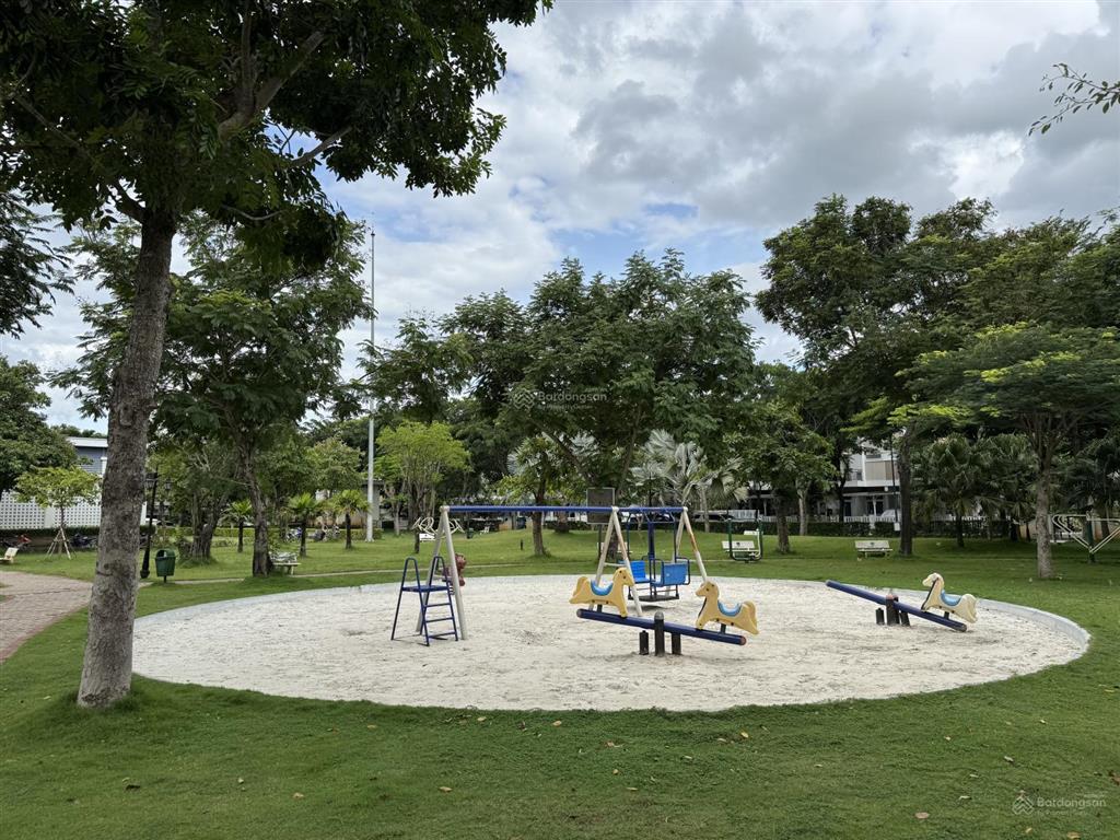 8,2 tỷ  nhà phố lovera park khang điền  view công viên, full nội thất, sổ hồng riêng