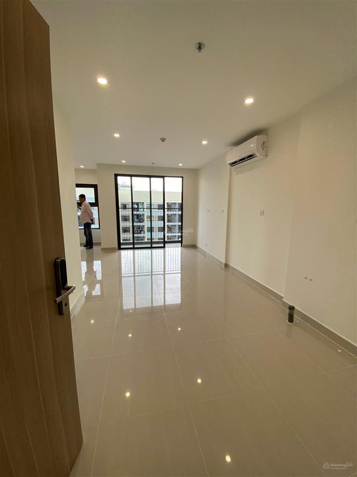Chính chủ tôi bán căn hộ 2 ngủ + 2 wc tầng đẹp view đẹp giá thiện chí