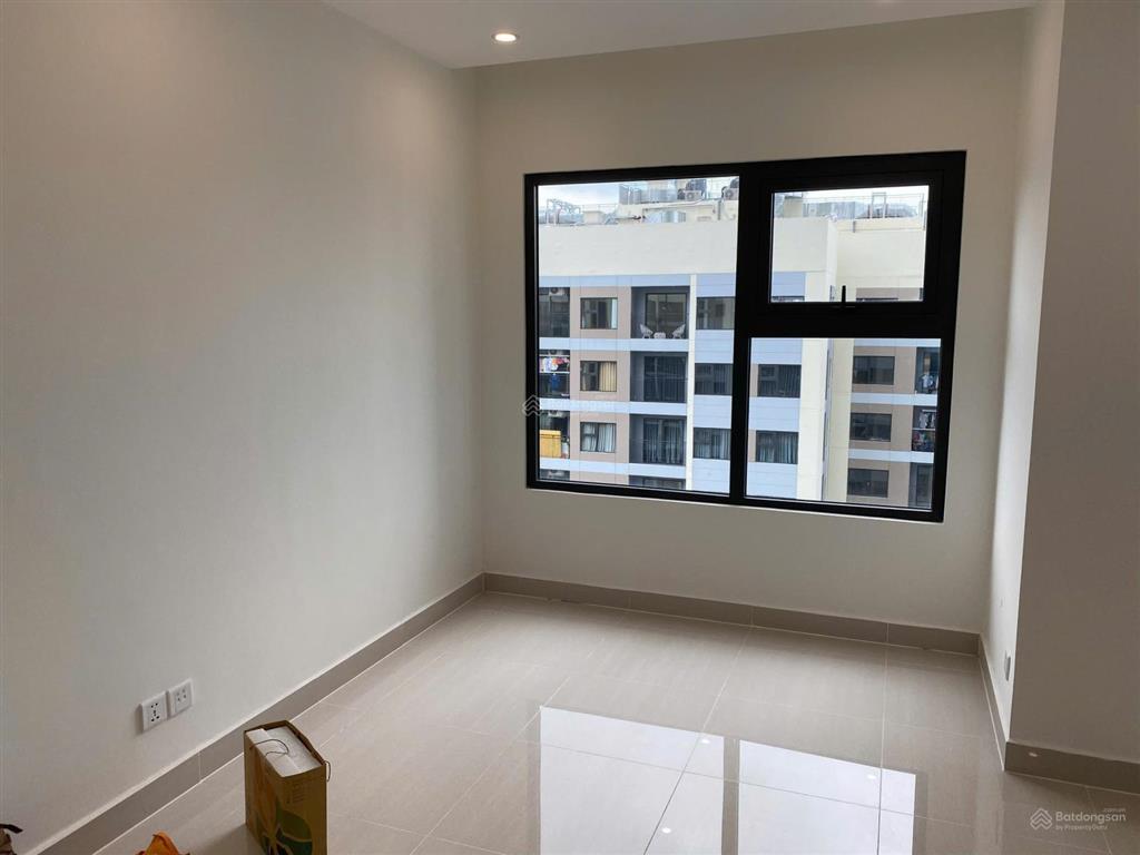 Chính chủ tôi bán căn hộ 2 ngủ + 2 wc tầng đẹp view đẹp giá thiện chí