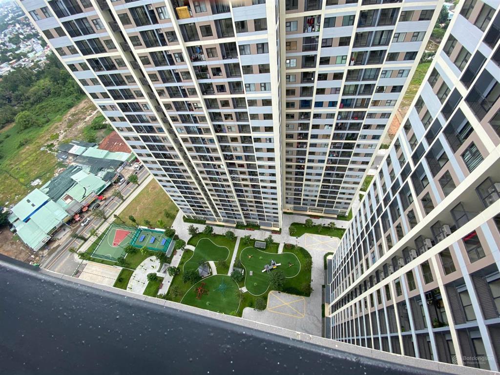 Chính chủ tôi bán căn hộ 2 ngủ + 2 wc tầng đẹp view đẹp giá thiện chí