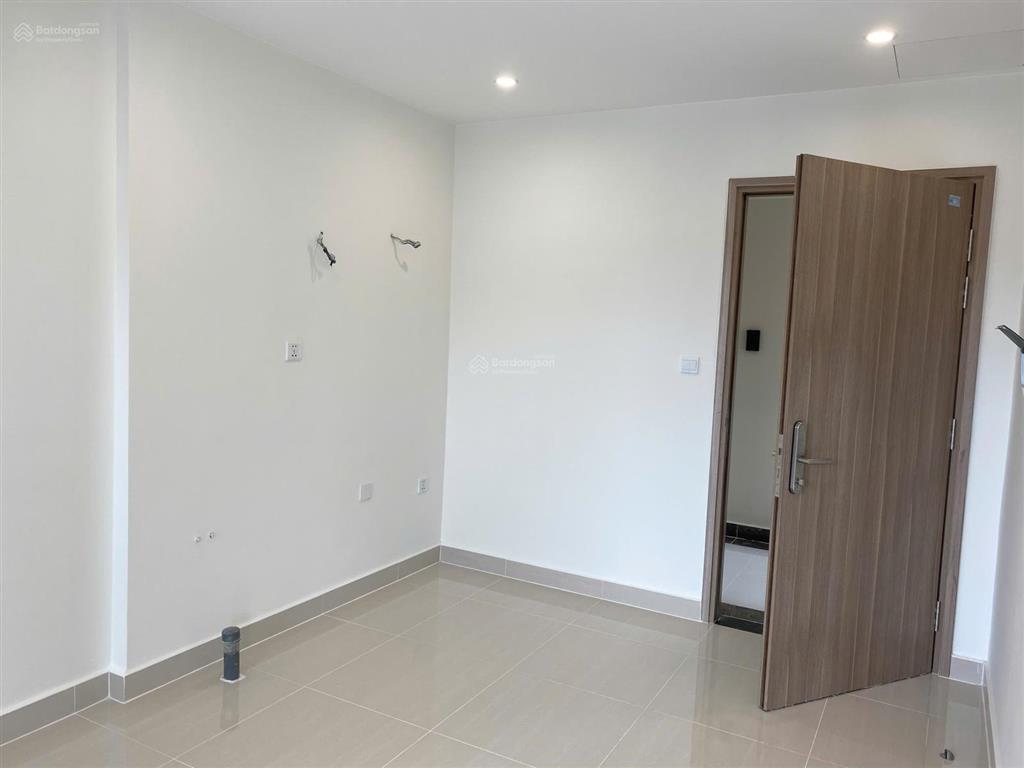 Chính chủ tôi bán căn hộ 2 ngủ + 2 wc tầng đẹp view đẹp giá thiện chí