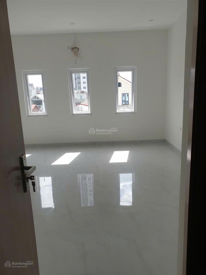 Chính chủ cho thuê gấp căn louis city 100m2, có tháng máy, 35tr/tháng,phù hợp kinh doanh kết hợp ở