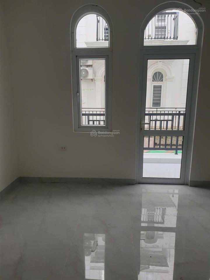 Chính chủ cho thuê gấp căn louis city 100m2, có tháng máy, 35tr/tháng,phù hợp kinh doanh kết hợp ở
