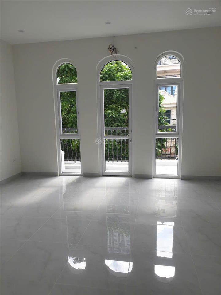Chính chủ cho thuê gấp căn louis city 100m2, có tháng máy, 35tr/tháng,phù hợp kinh doanh kết hợp ở
