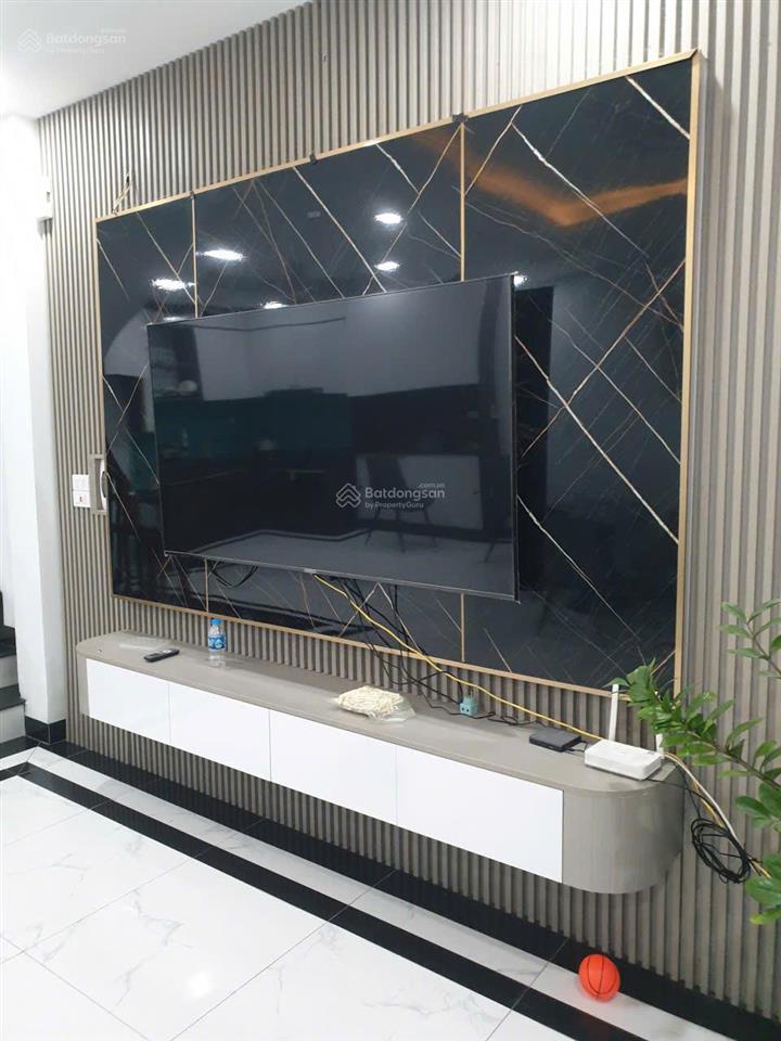 Chín chủ bán gấp nhà 5 tầng ngõ 63 đại mỗ ô tô vào nhà 9,9 tỷ.  0981 627 ***