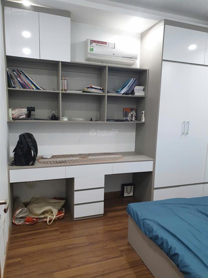 Chín chủ bán gấp nhà 5 tầng ngõ 63 đại mỗ ô tô vào nhà 9,9 tỷ.  0981 627 ***