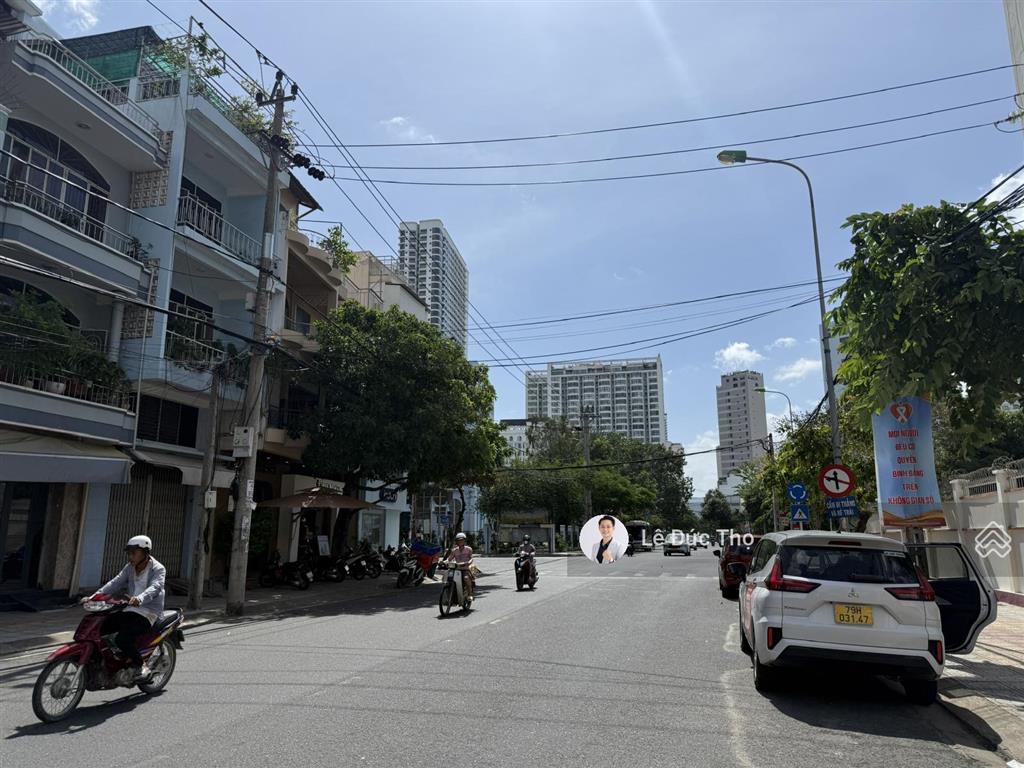 Bán nhà mặt tiền đường đinh tiên hoàng, lộc thọ, nha trang, gần ngã 7, gần biển. ngang 8m dài 14,4m