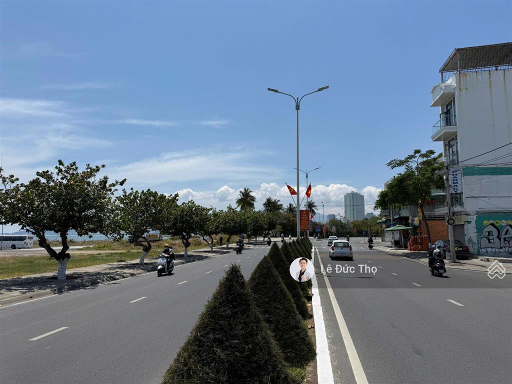 Bán nhà mặt tiền phạm văn đồng gần cầu trần phú, view biển, ngang 8,4m dài 14m. giá 250tr/m2