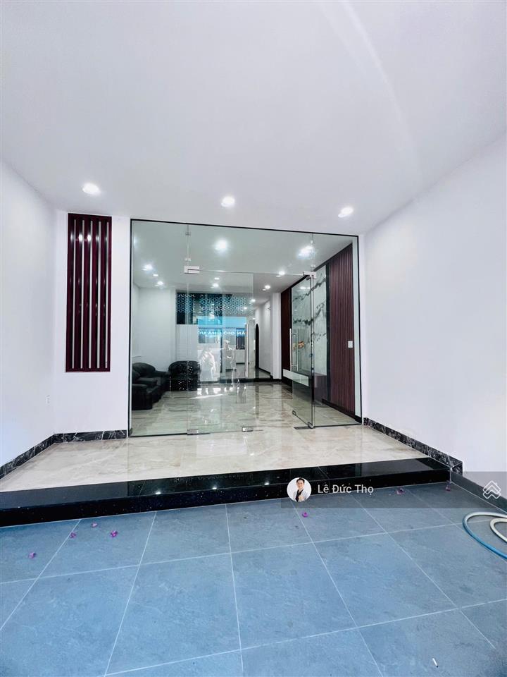 Bán nhà đẹp 4 tầng có thang máy khu bàn cờ gần chợ xóm mới, trung tâm nha trang. giá tốt