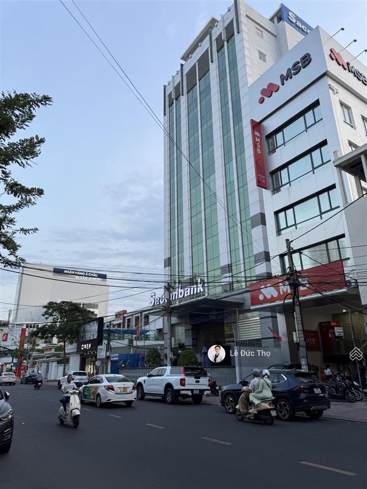 Cho thuê nhà mặt tiền quang trung, trung tâm nha trang. ngang 6,4m. nhà đẹp thuận tiện kinh doanh